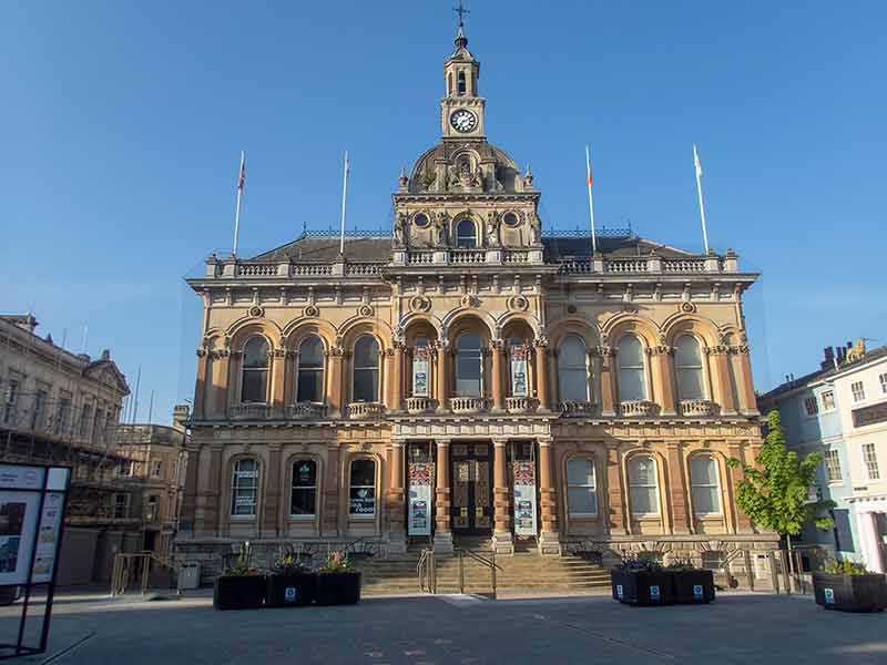 things to do in ipswich town hall