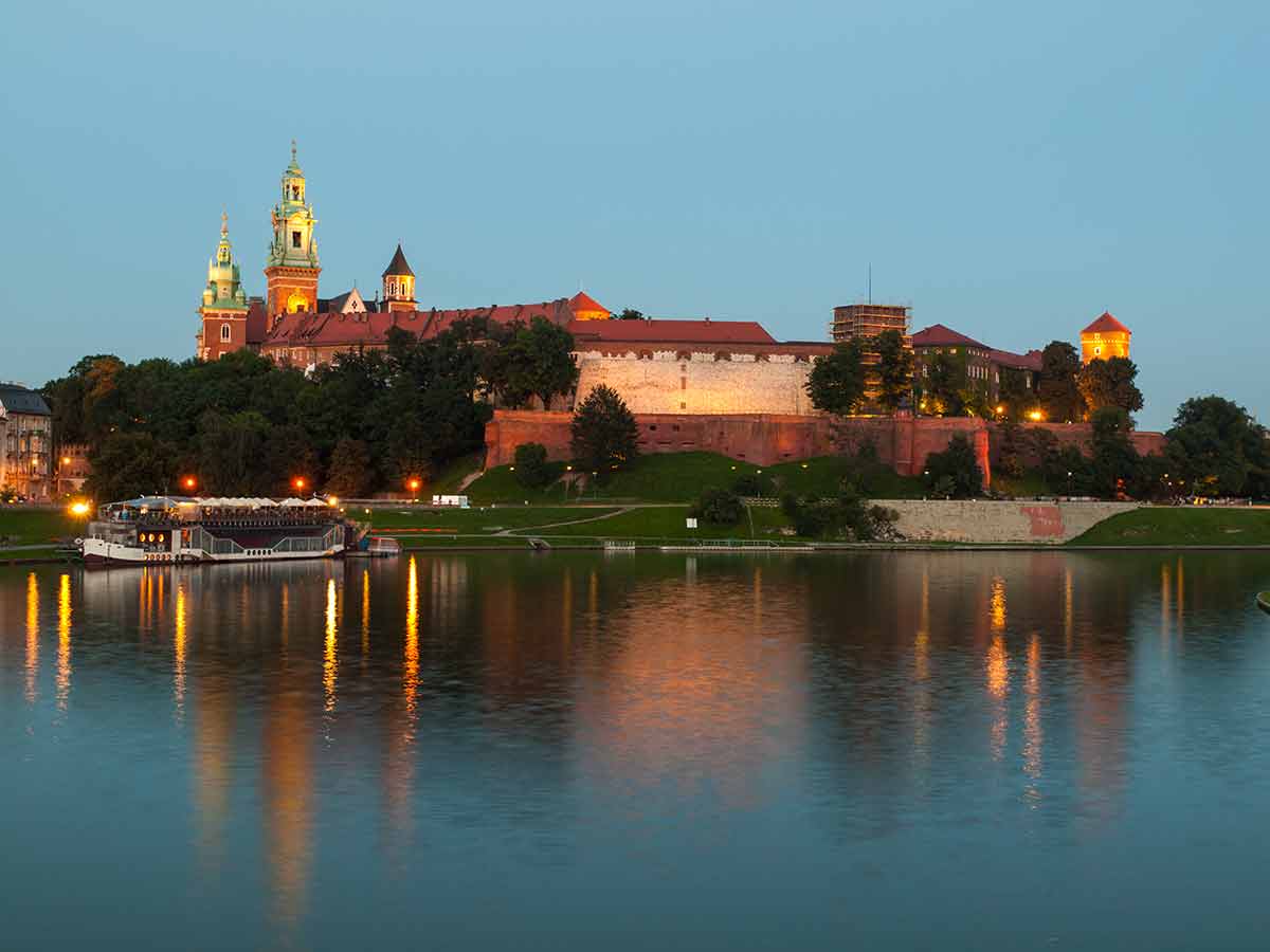 things to do in krakow at night