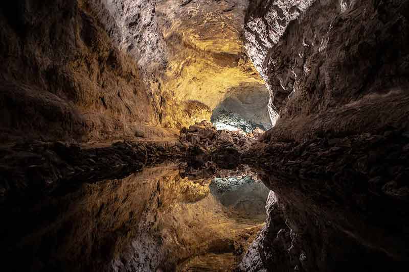 things to do in lanzarote in january Cueva de los Verdes reflected in the water