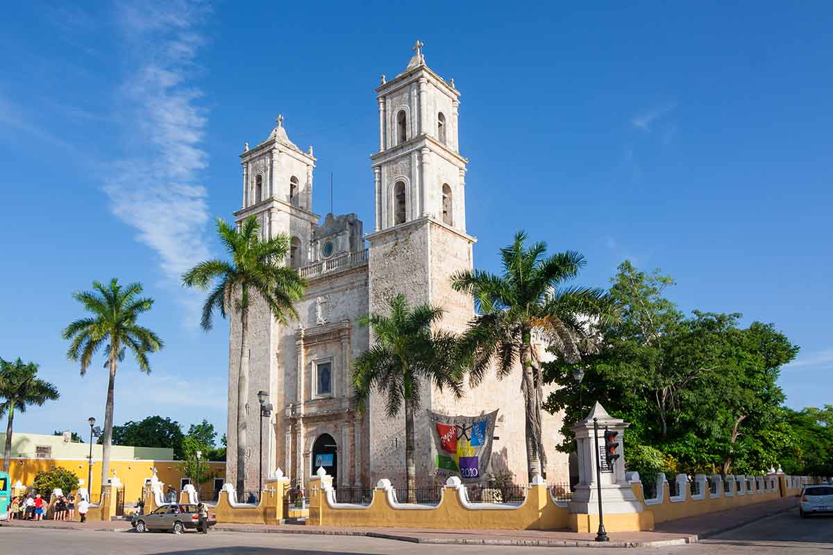 things to do in merida yucatan San Ildefonso Cathedral