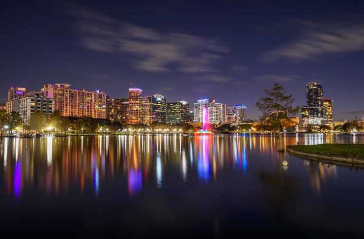 things to do in orlando at night city reflected in the lake
