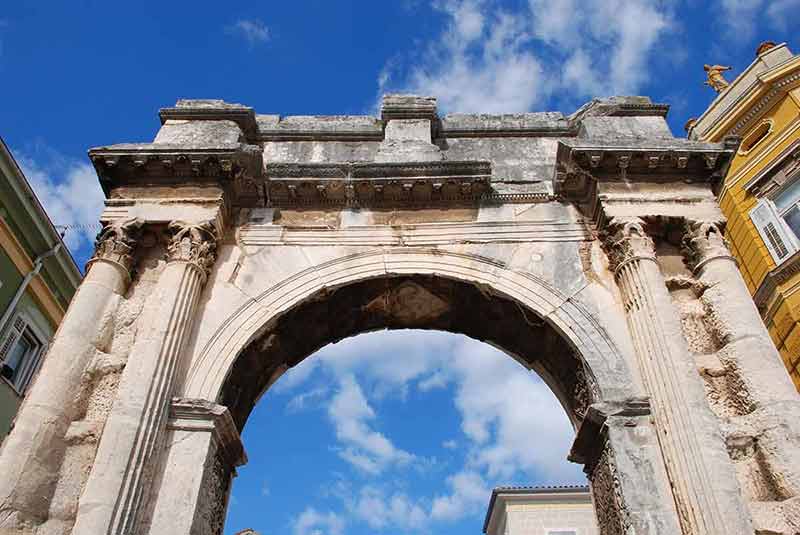 things to do in pula