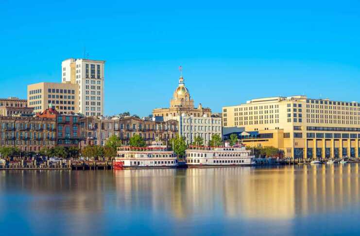 20 things to do in Savannah that feel like stepping into another era Riverfront Of Downtown Savannah In Georgia