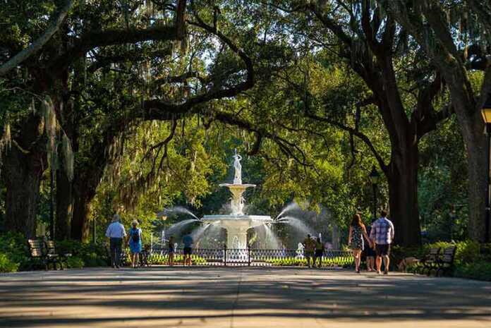 Things To Do In Savannah Ga For Couples 696x465 