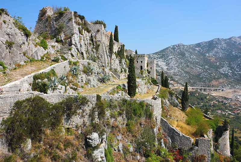 things to do in split fortress klis on a sunny day