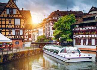 20 things to do in Strasbourg that look too perfect to be real Quaint Timbered Houses Of Petite France