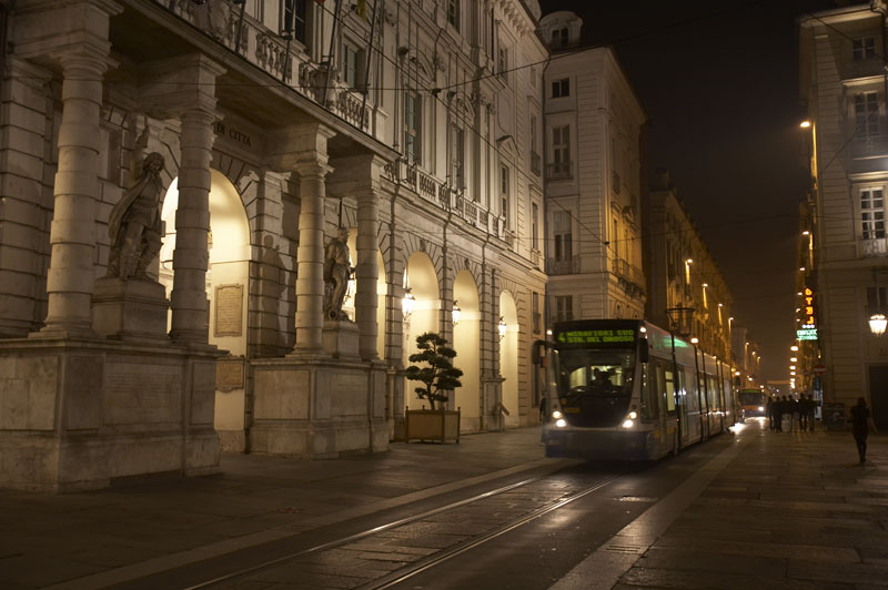 things to do in turin at night