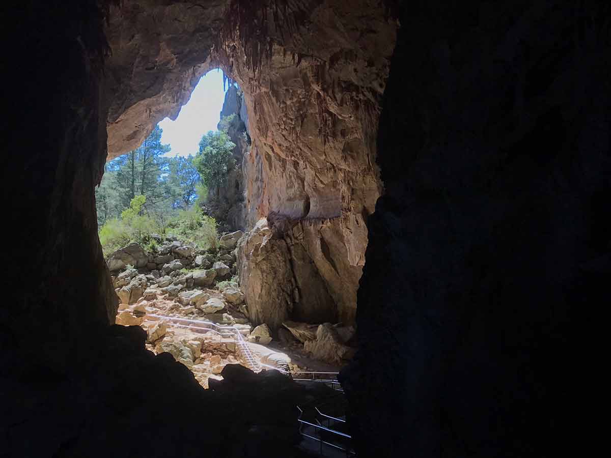 abercrombie caves