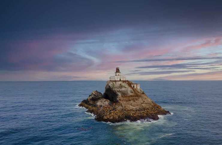 20 Things To Do In Seaside Oregon For The Perfect Escape things to do seaside tillamook rock