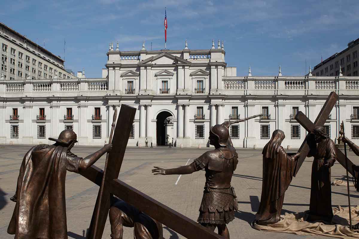 Moneda Palace is one of the top things to see in santiago chile