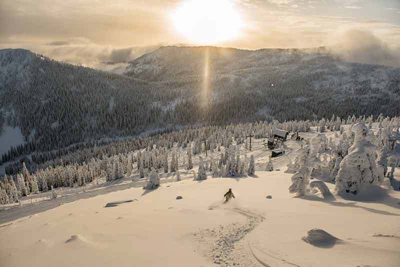 top 10 ski resorts in canada