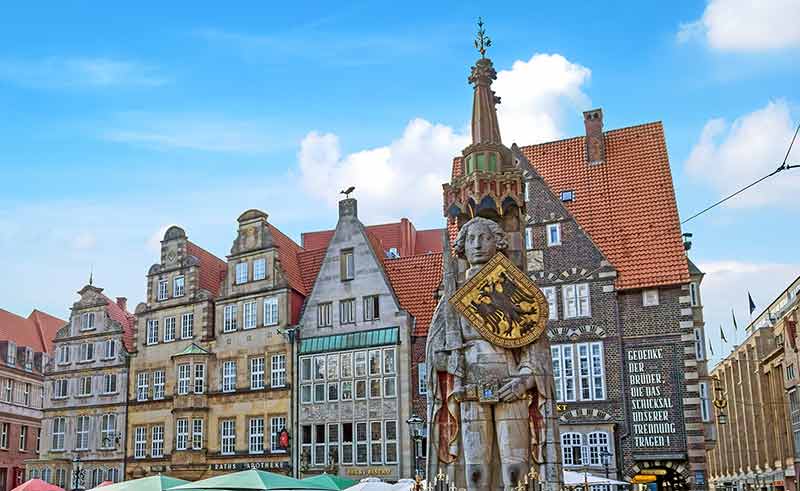 Bremen Marketplace, Old Town With Roland Statue