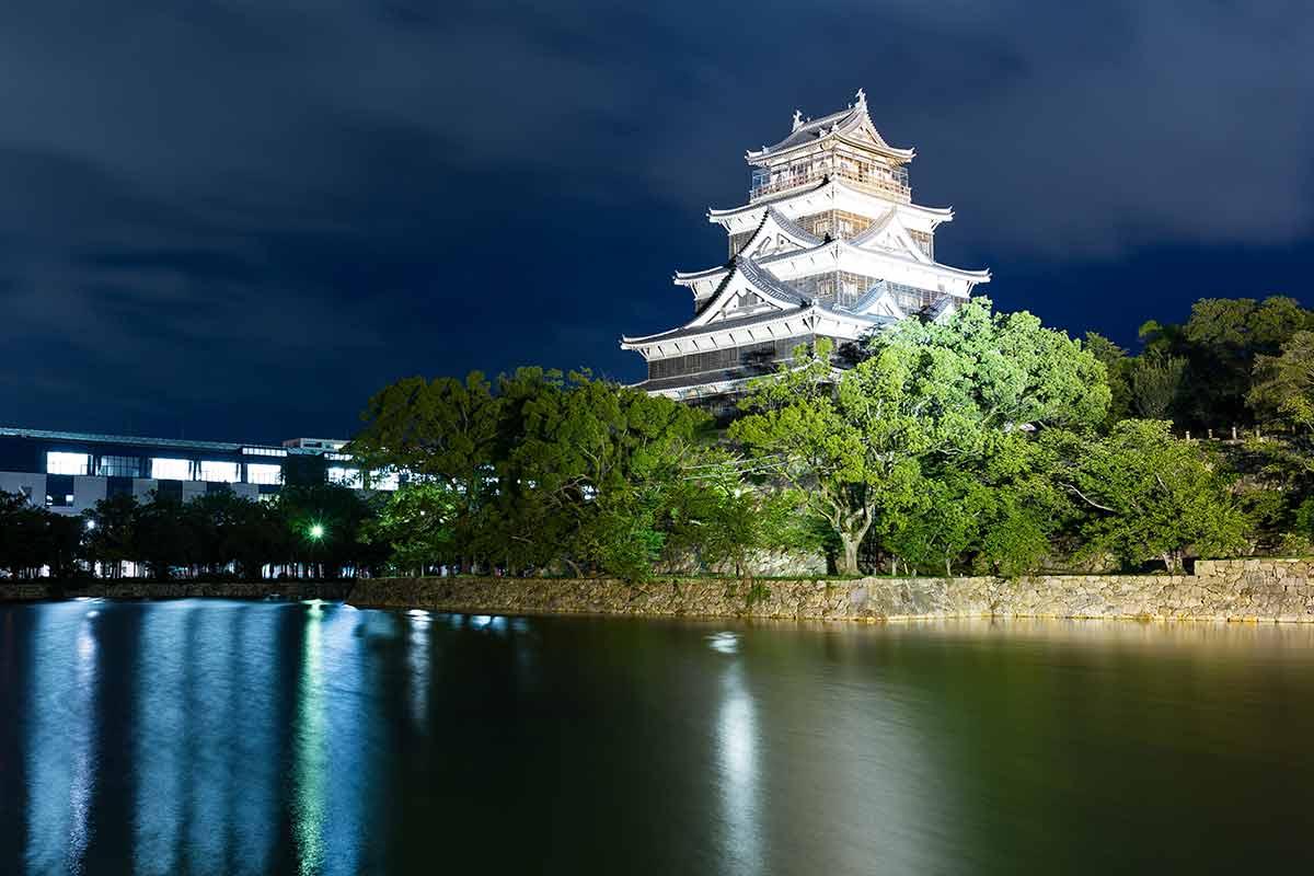 top castles in Japan (hiroshima castle) at night