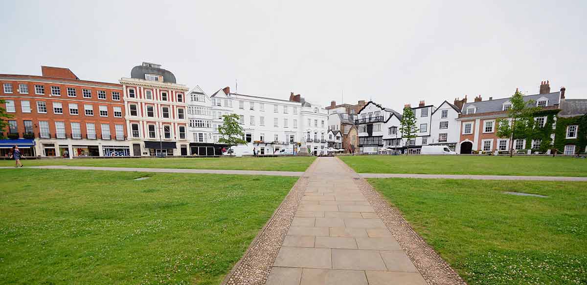 top things to do in exeter (cathedral close)