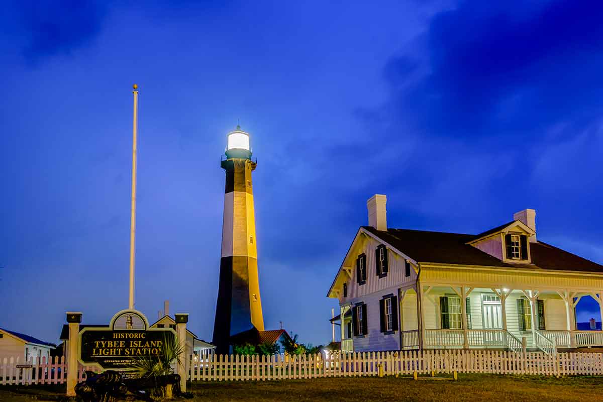 tybee island lighthouse beach at night
