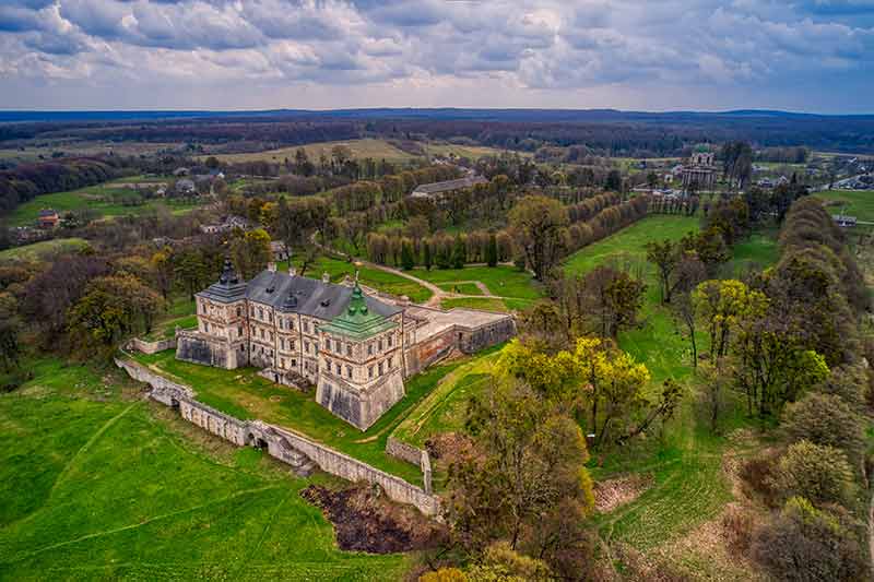 ukraine historical landmarks Pidhirtsi Castle