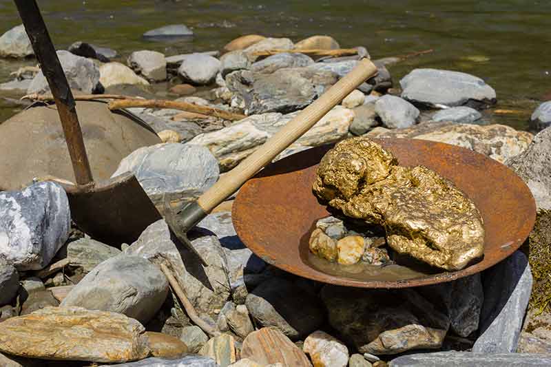 washington state national parks gold sieve with a chunk of gold