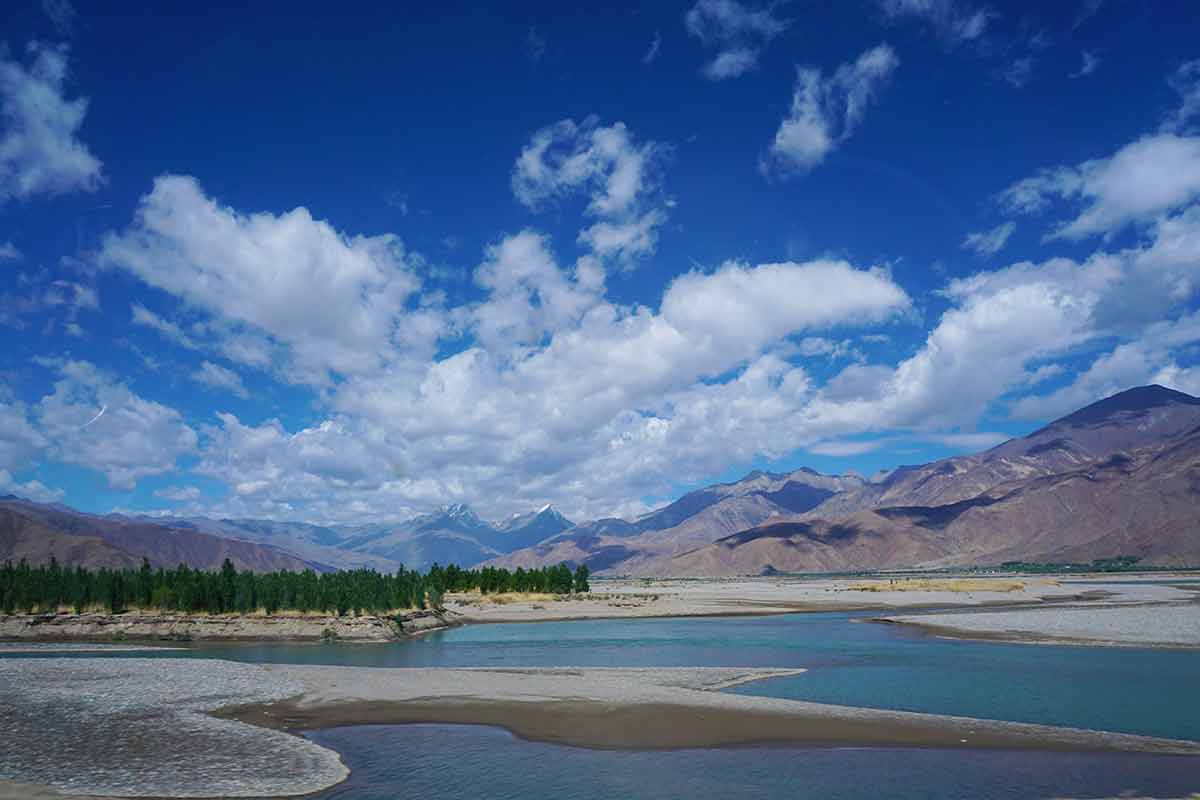 what is the best time to visit China Yamdrok Yumtso lake, Tibet