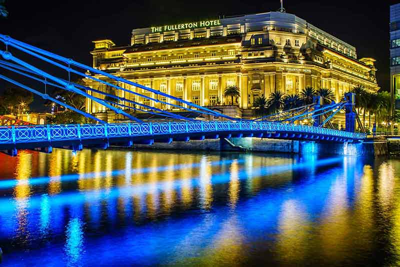 when is best time to visit Singapore fullerton hotel