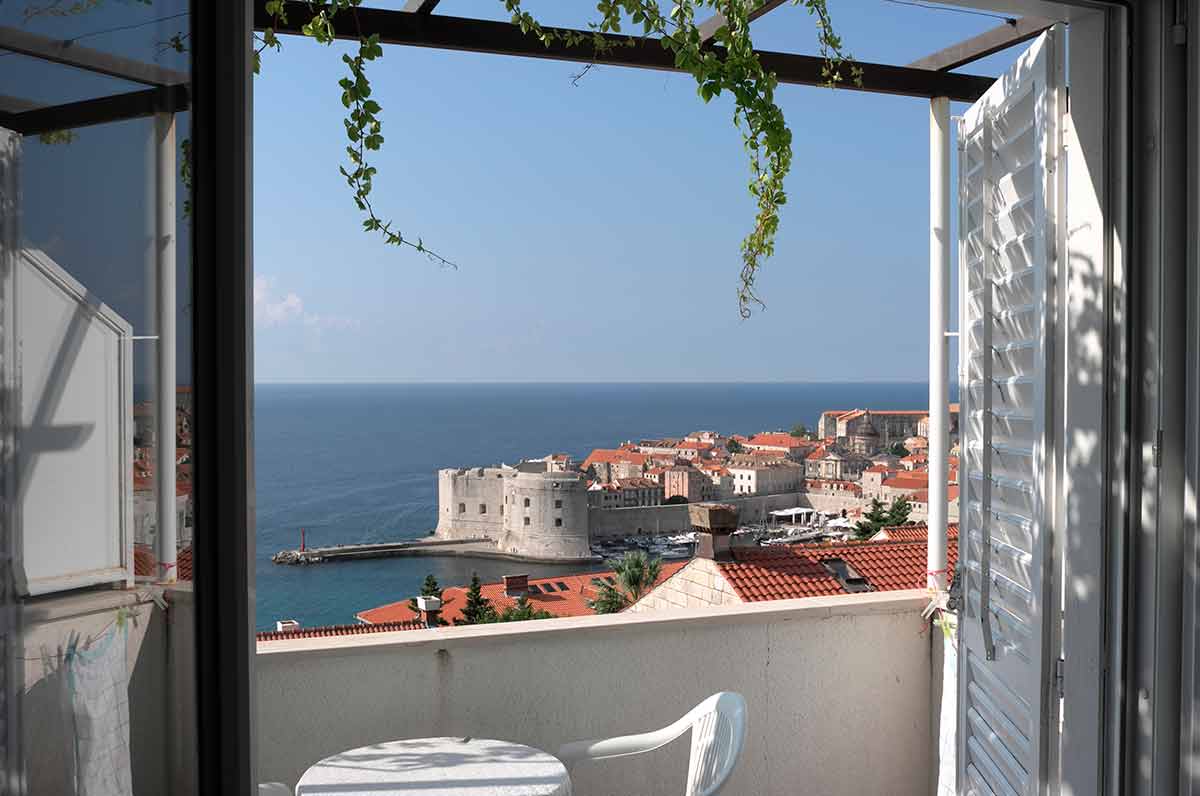 where is the best area to stay in dubrovnik