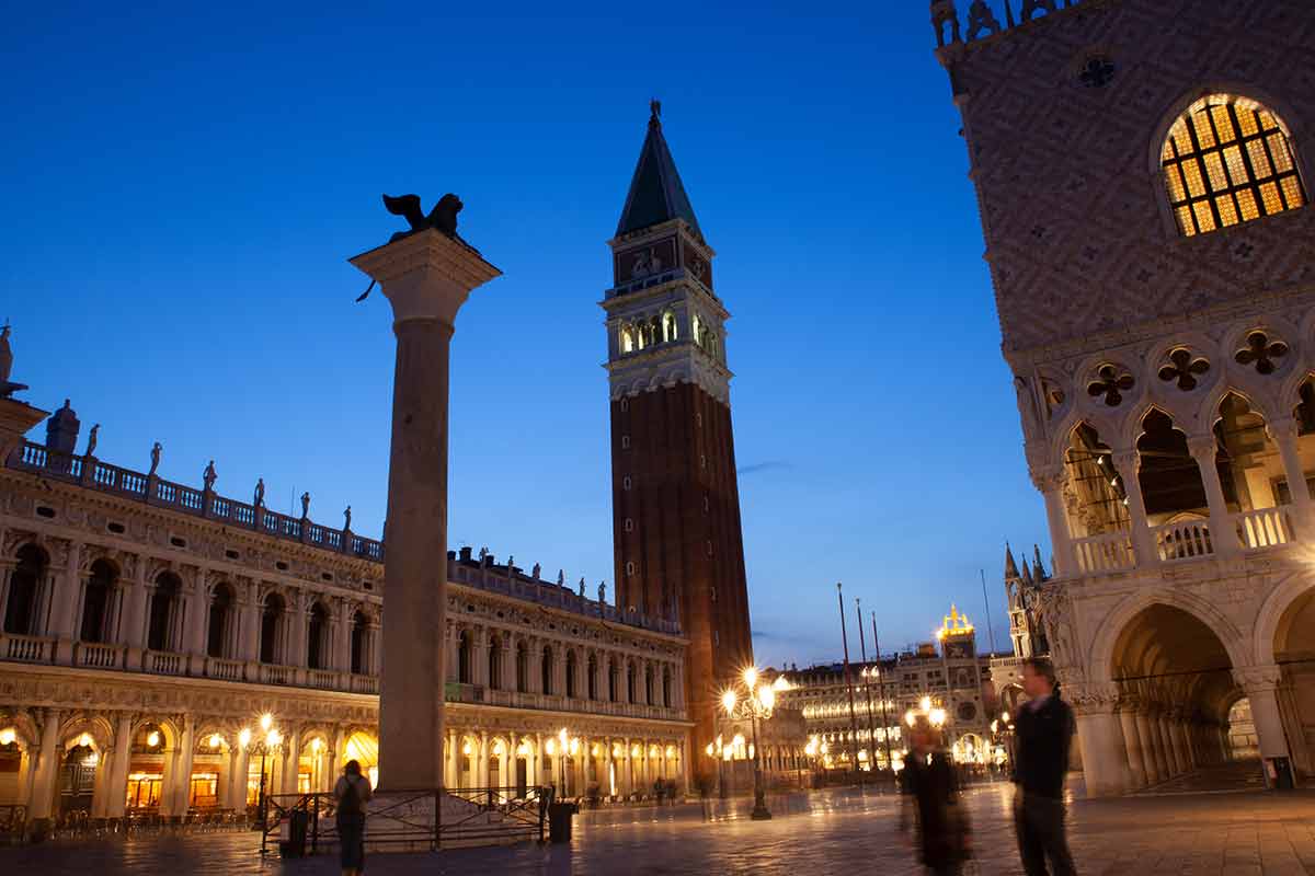 where to go at night in venice