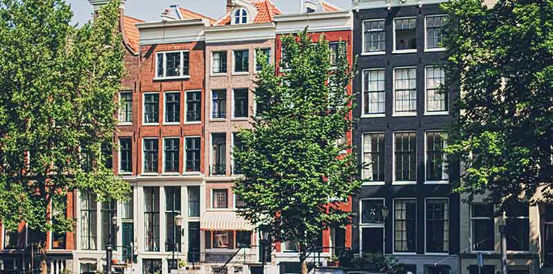 where to stay in amsterdam cheap