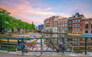 where to stay in amsterdam for couples