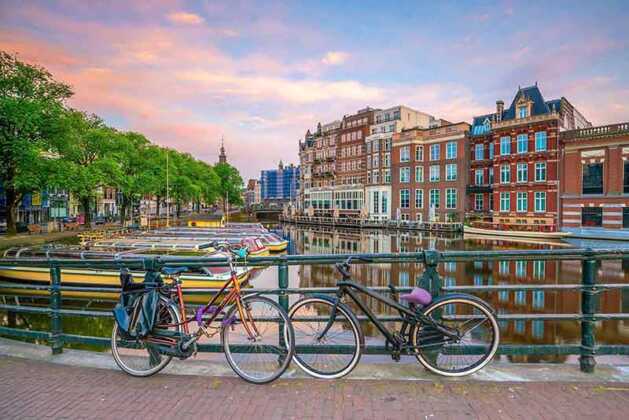 Where To Stay In Amsterdam For Couples 629x420 
