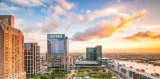 where to stay in houston with family