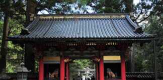 Toshogu Shrine Entrance
