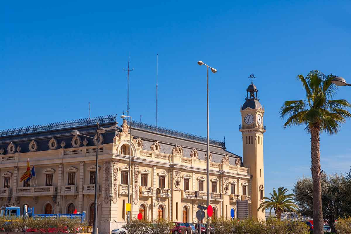 where to stay in valencia port
