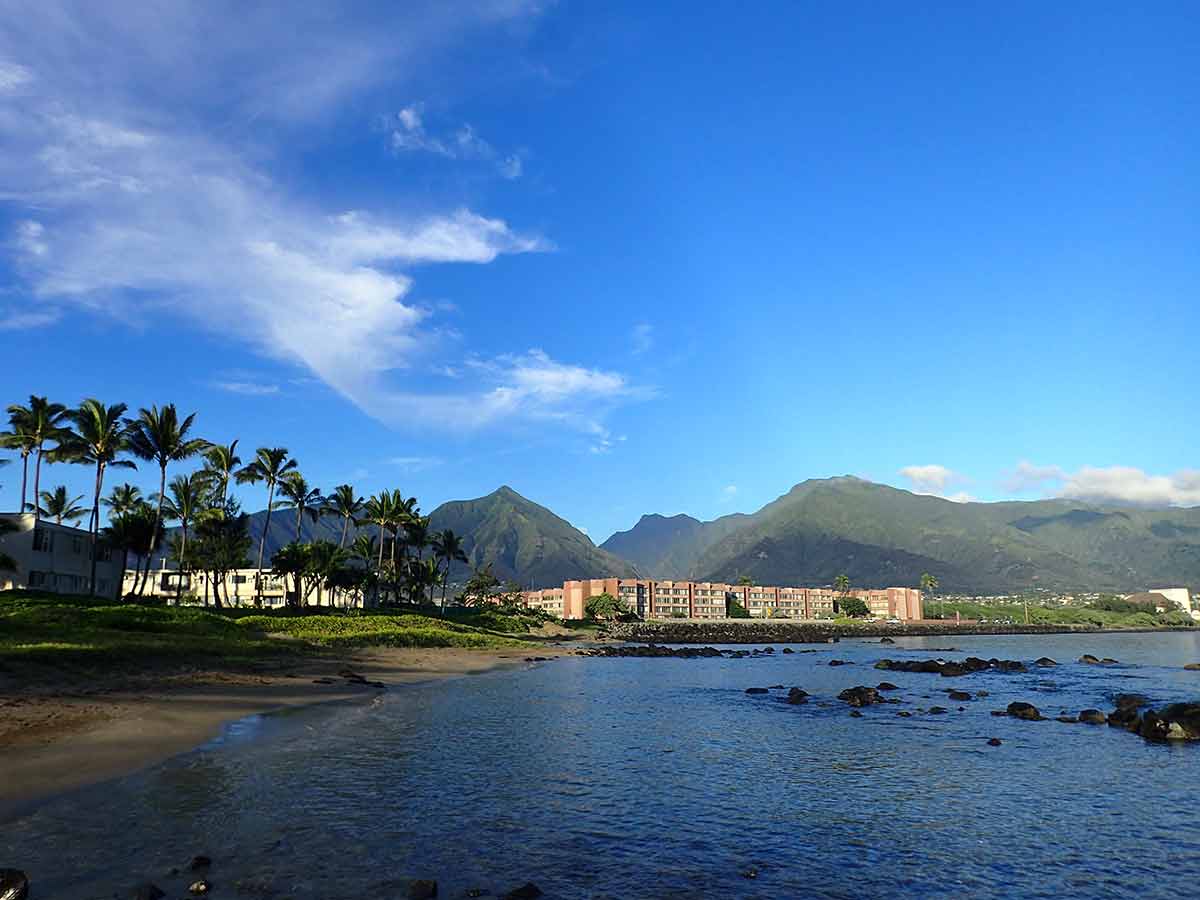where to stay on maui in december